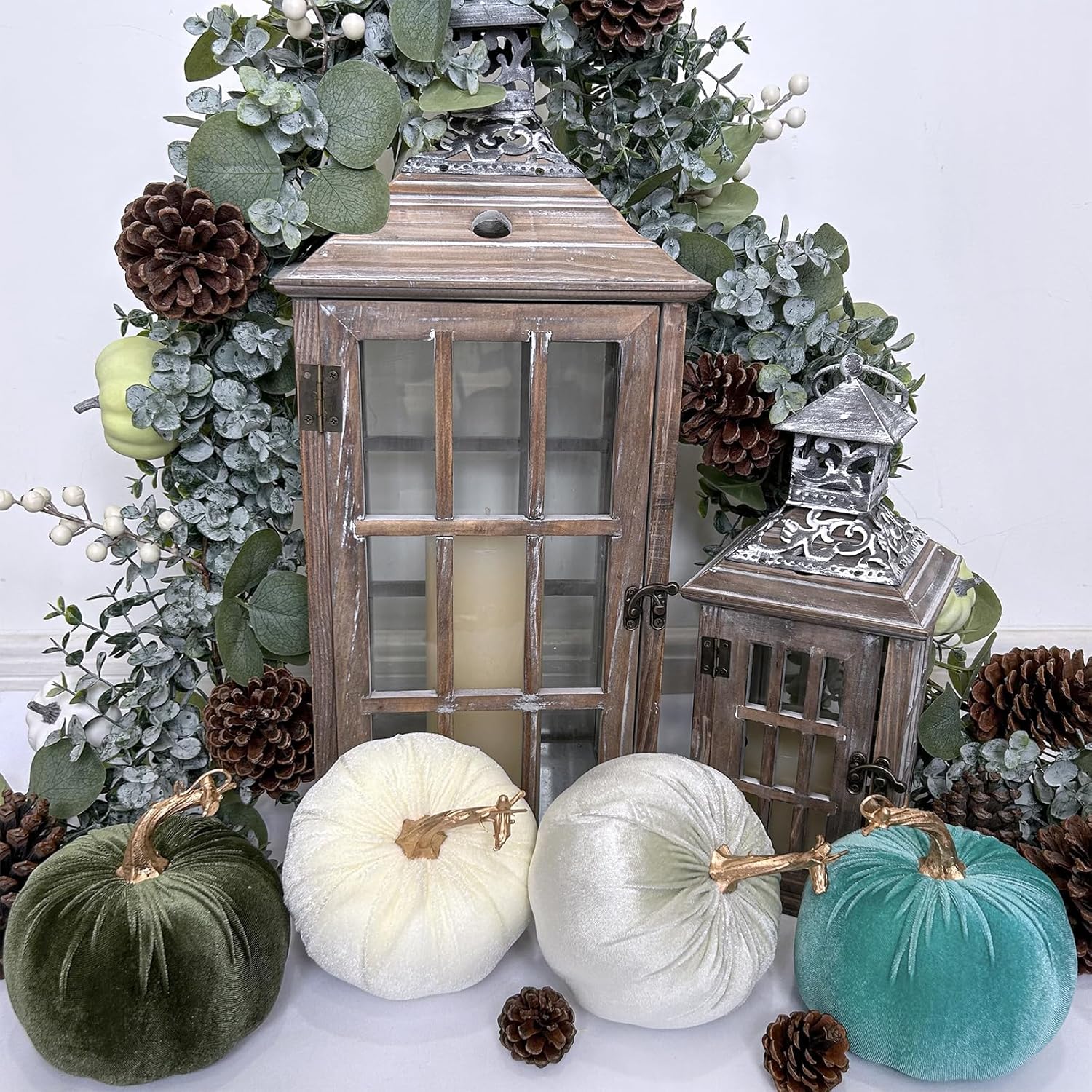 Winlyn 4 Pcs Assorted Velvet Pumpkins Decor