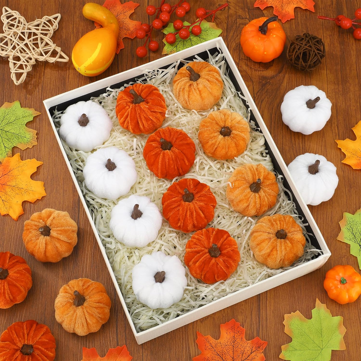 18 Pcs Fall Velvet Pumpkin Decorations