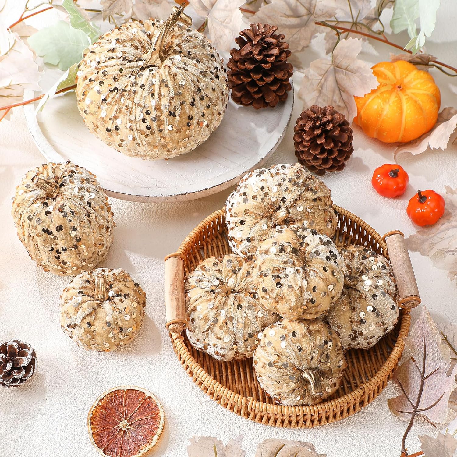 Beeveer 8 Pcs Glitter Velvet Pumpkin Decor Set